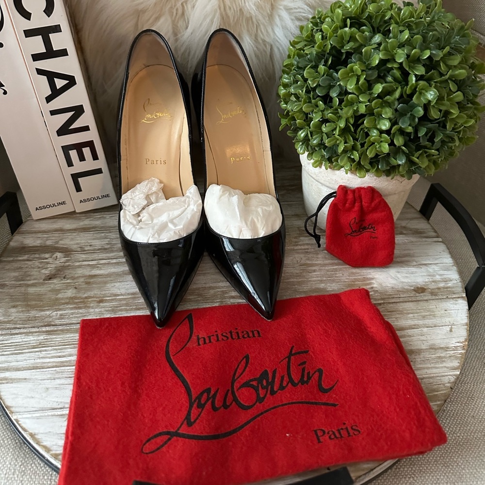 Christian Louboutin - Picture 4 of 4
